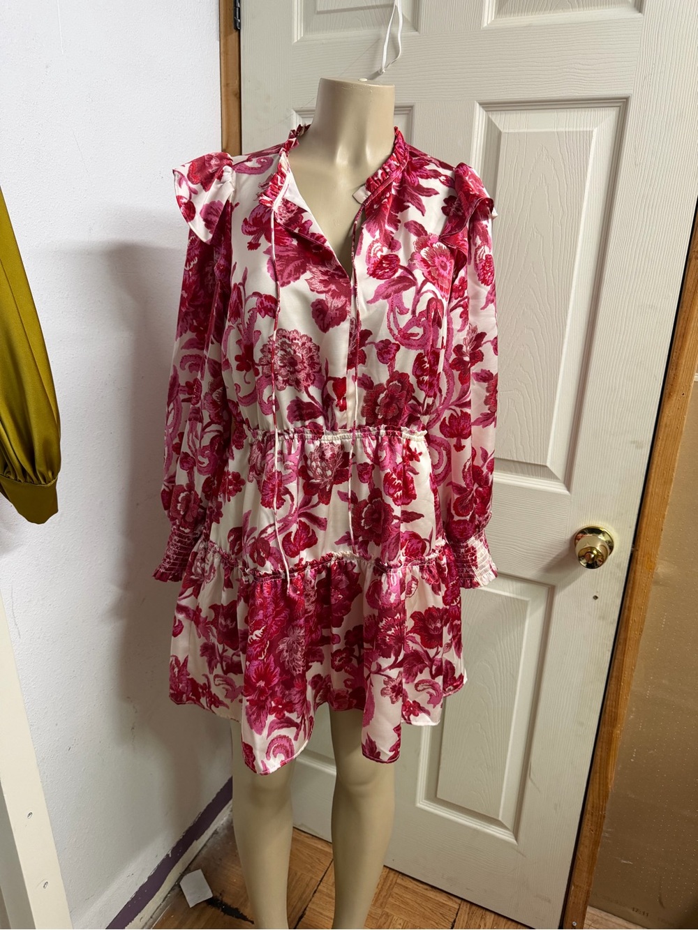 Chelsea . 28 floral Ruffle Tiered Long-Sleeve Tunic Dress - Pink/White